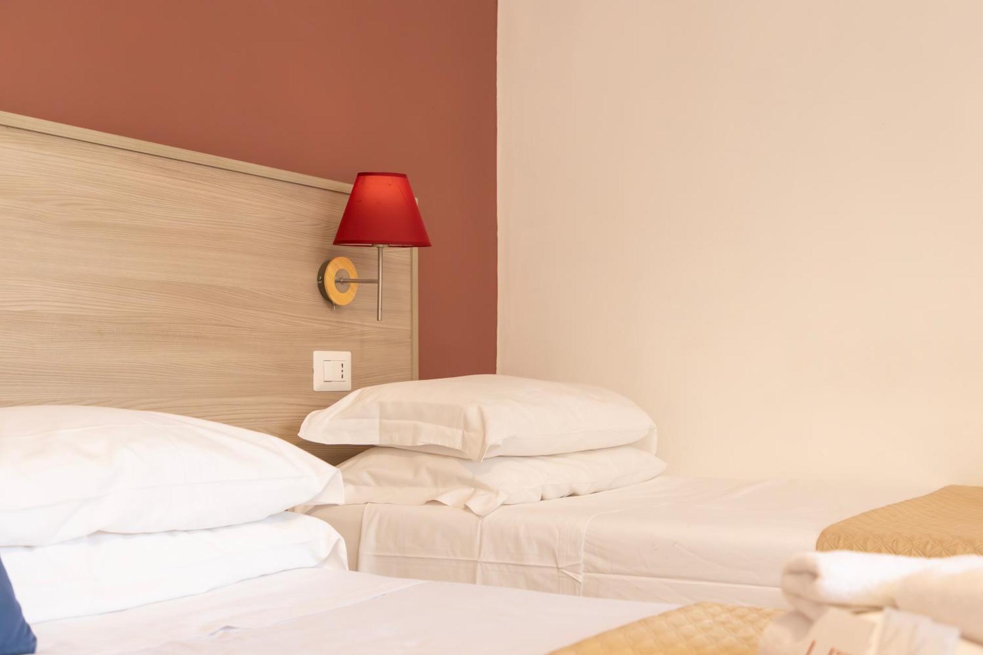 Kalie Rooms Guest House Каляри Екстериор снимка