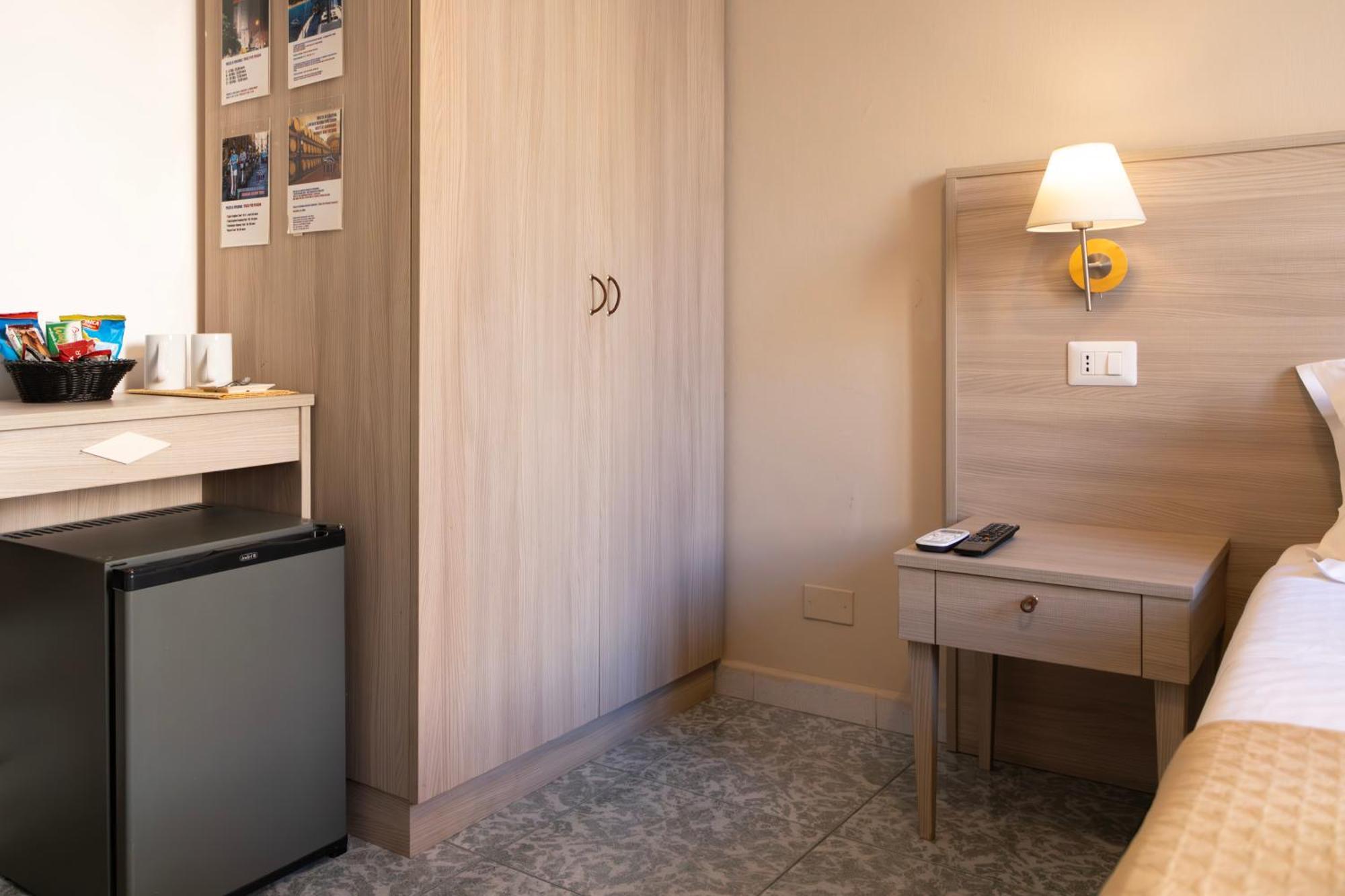 Kalie Rooms Guest House Каляри Екстериор снимка
